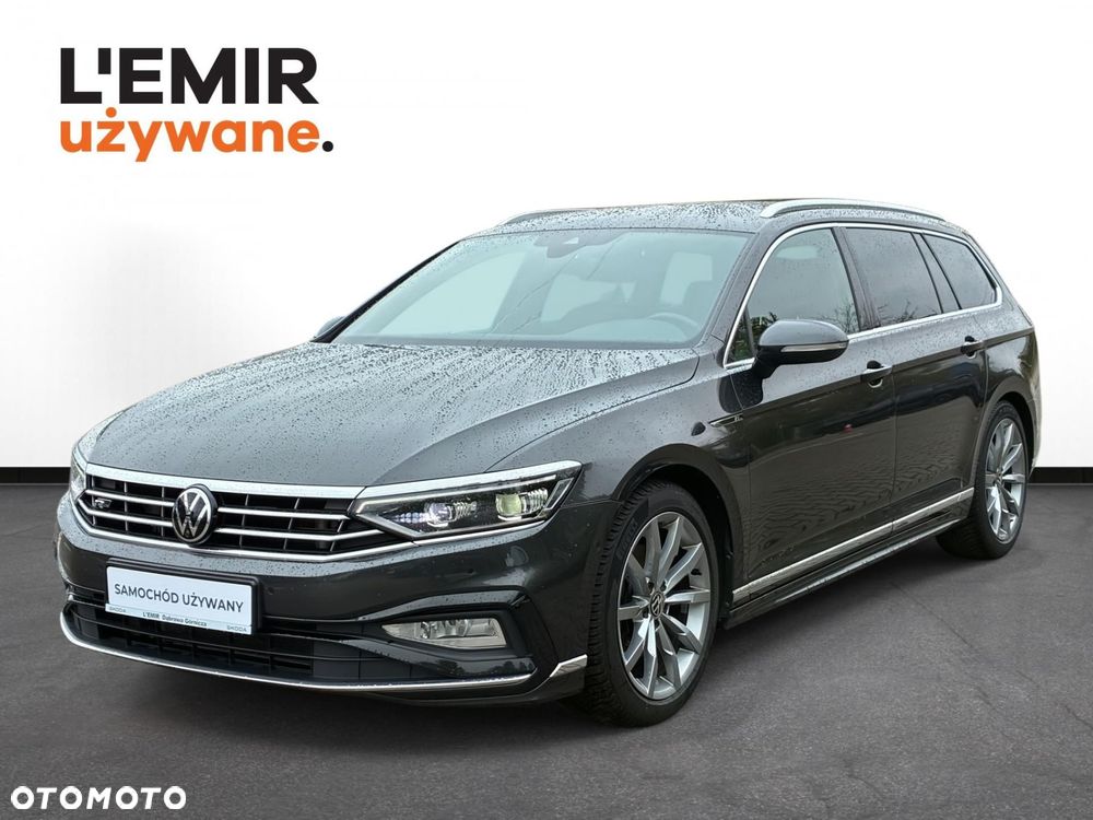 Volkswagen Passat - 1