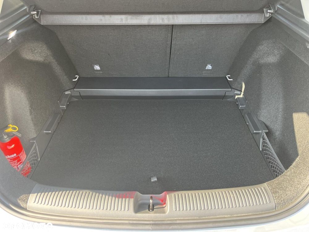 MG ZS Hybrid+ - 15