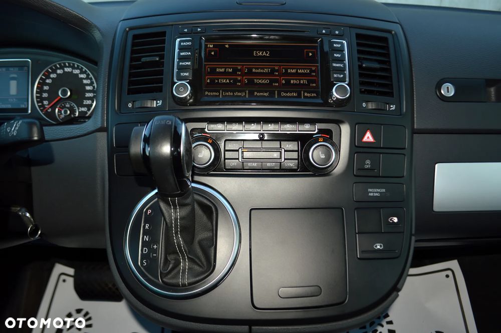 Volkswagen Multivan - 21