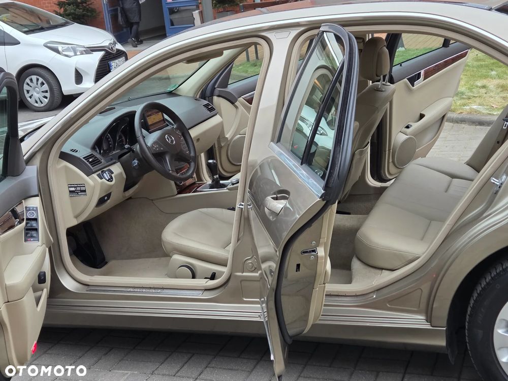 Mercedes-Benz Klasa C 250 CDI DPF BlueEFFICIENCY - 27