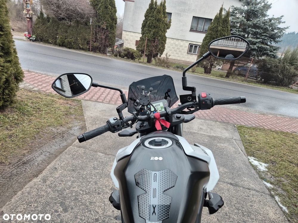 Suzuki GSX - 3