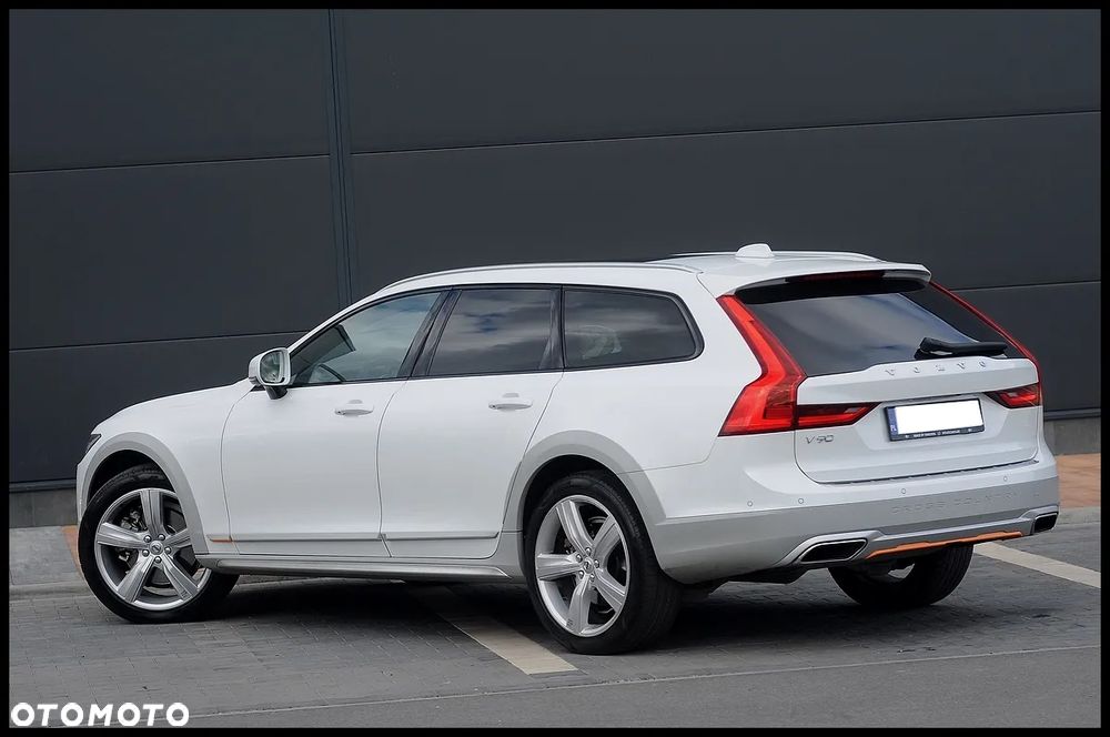 Volvo V90 Cross Country D5 AWD Ocean Race - 4