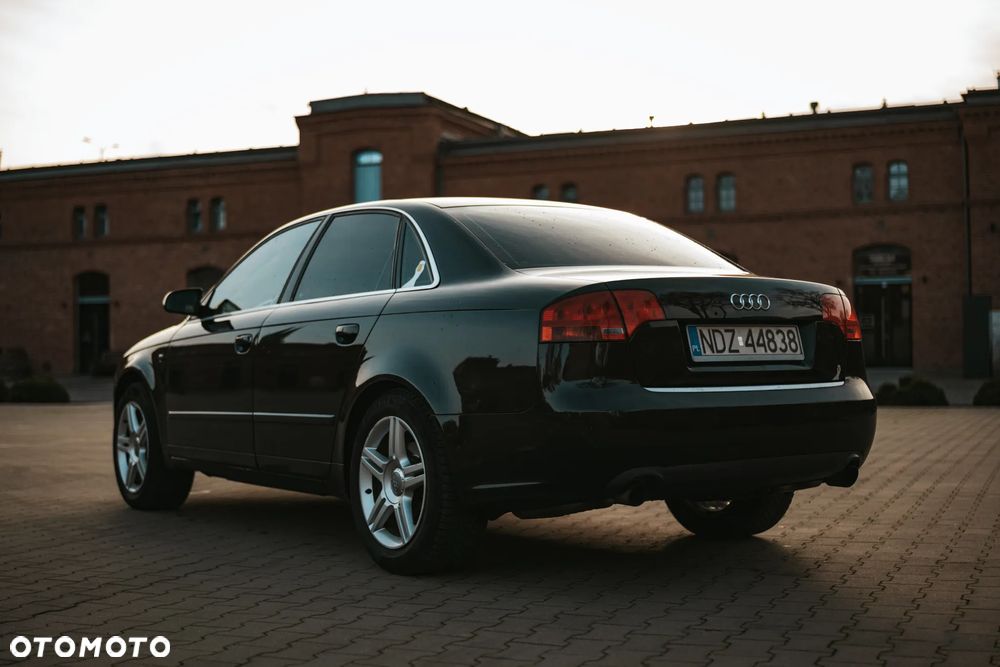 Audi A4 Limousine 2.0 T FSI quattro tiptronic - 11