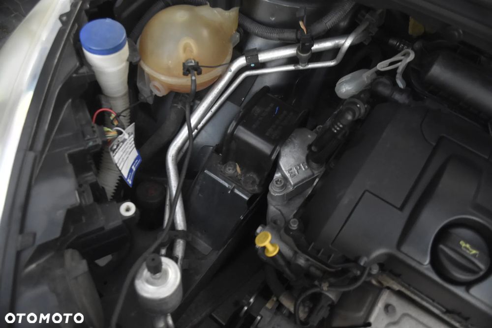 Peugeot 308 1.6 Premium - 12