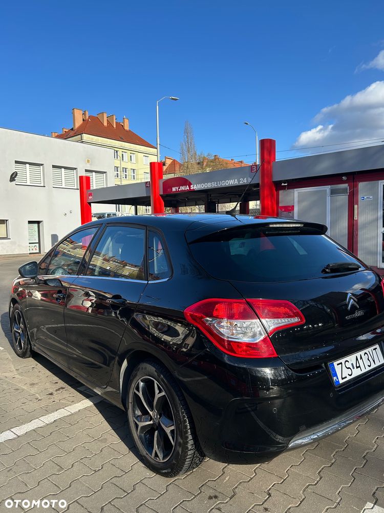 Citroën C4 e-HDi 115 ETG6 Exclusive - 4