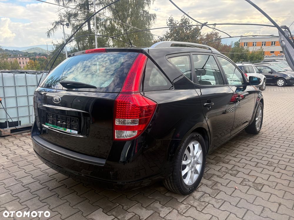 Kia Ceed - 4