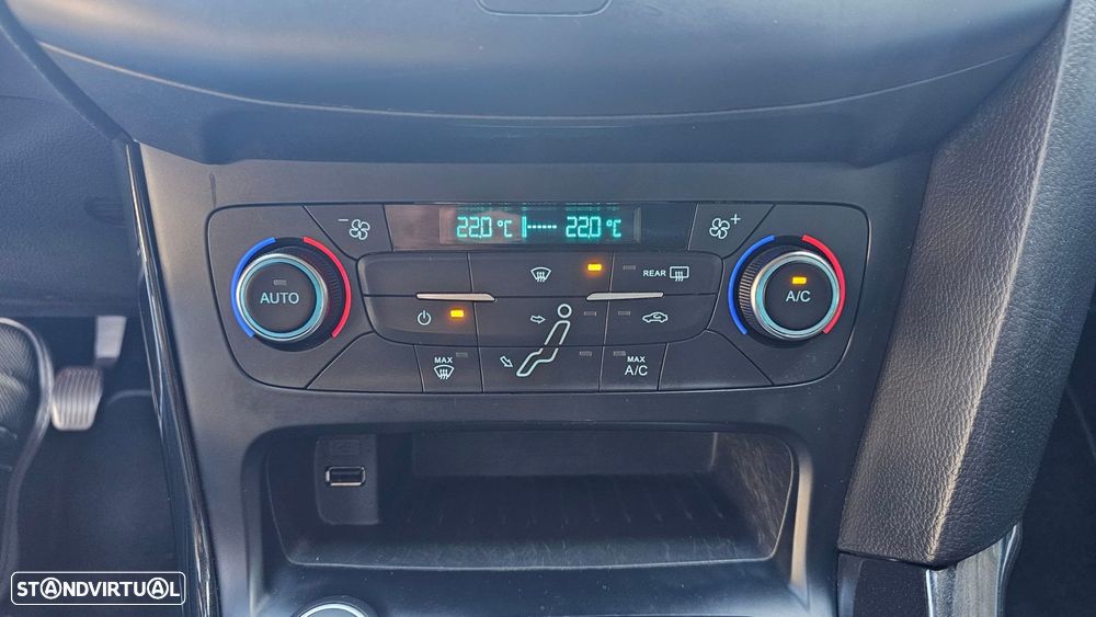 Ford Focus 1.5 TDCi Titanium - 23