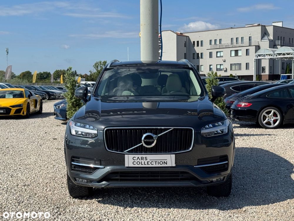 Volvo XC 90 - 9
