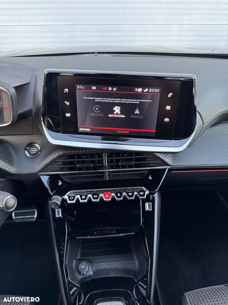 Peugeot 2008 PureTech 130 EAT8 GT - 16