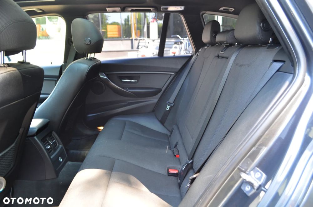 BMW Seria 3 - 12