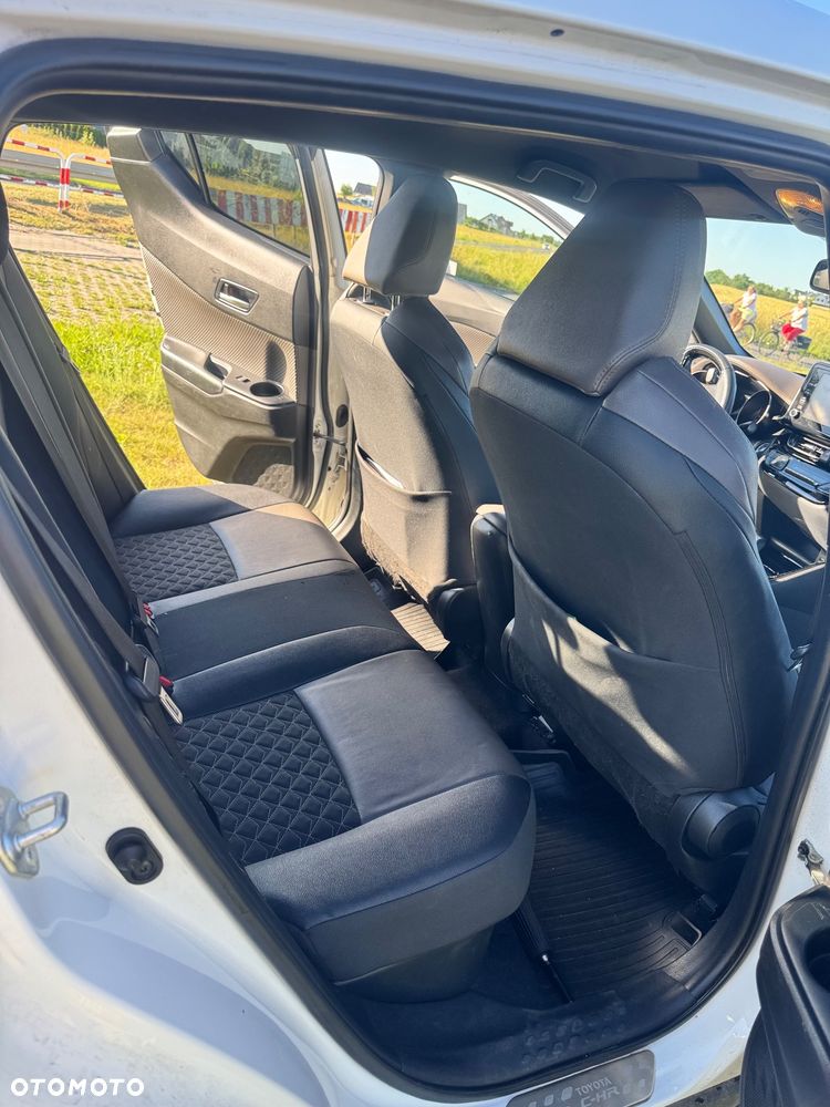 Toyota C-HR 2.0 Hybrid Executive - 26