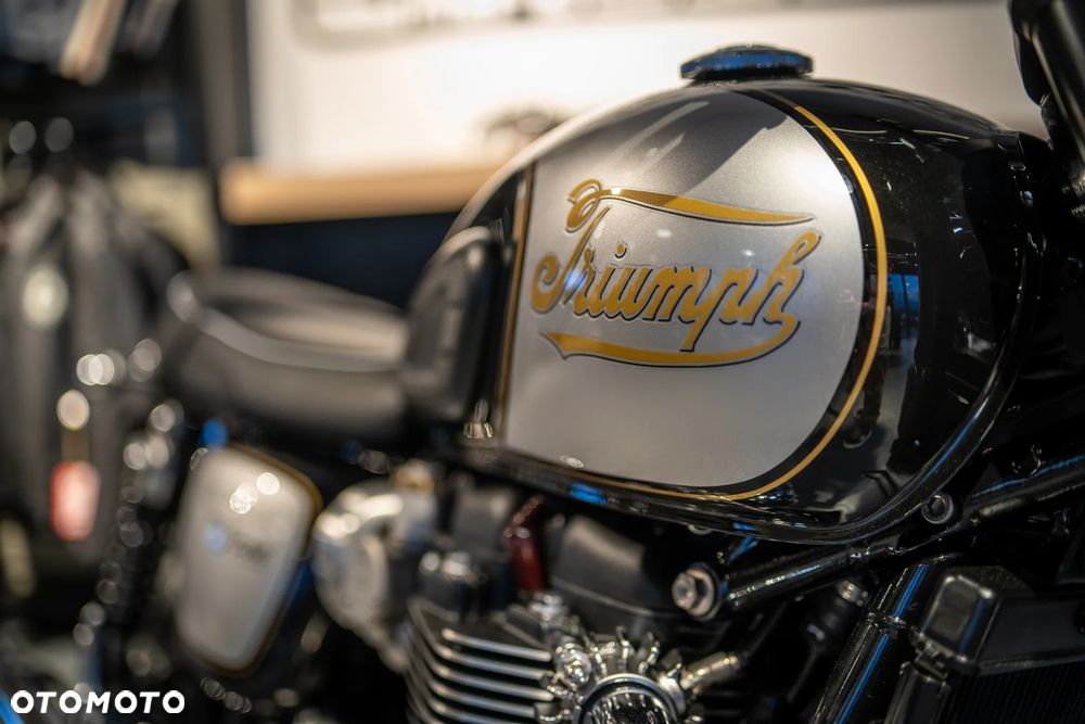 Triumph Bonneville - 28