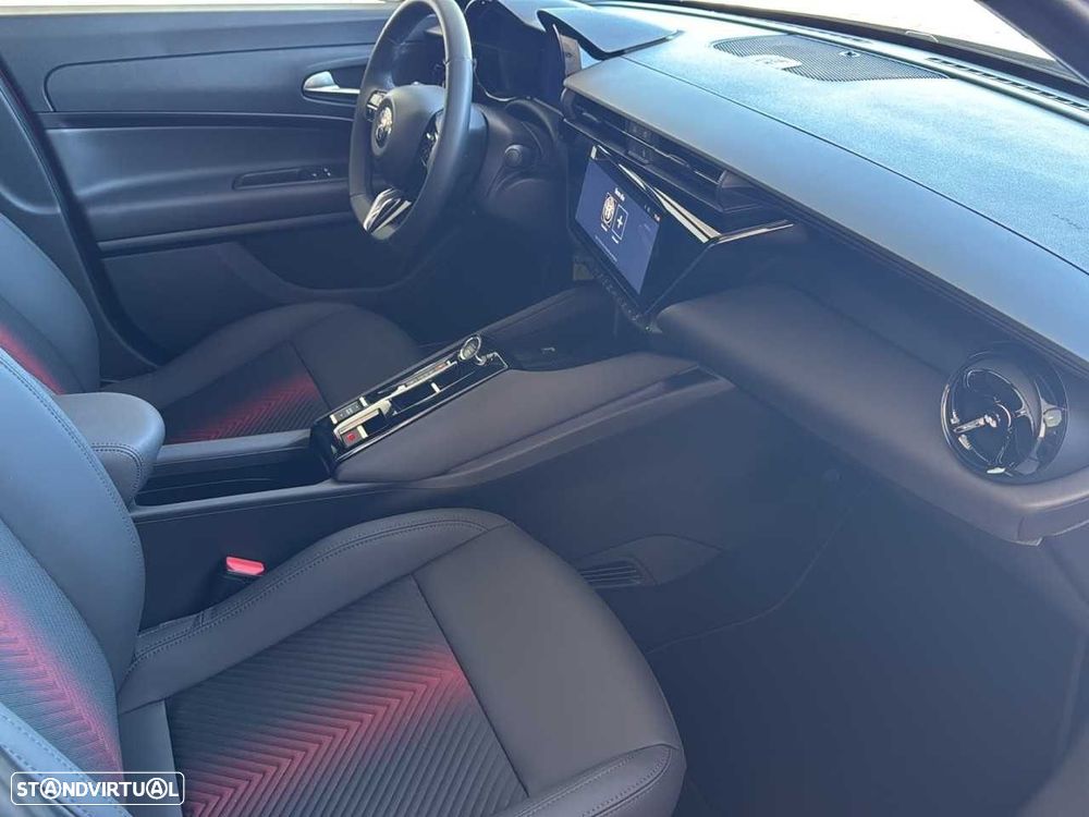 Alfa Romeo Junior 54 kWh Sport Speciale - 14