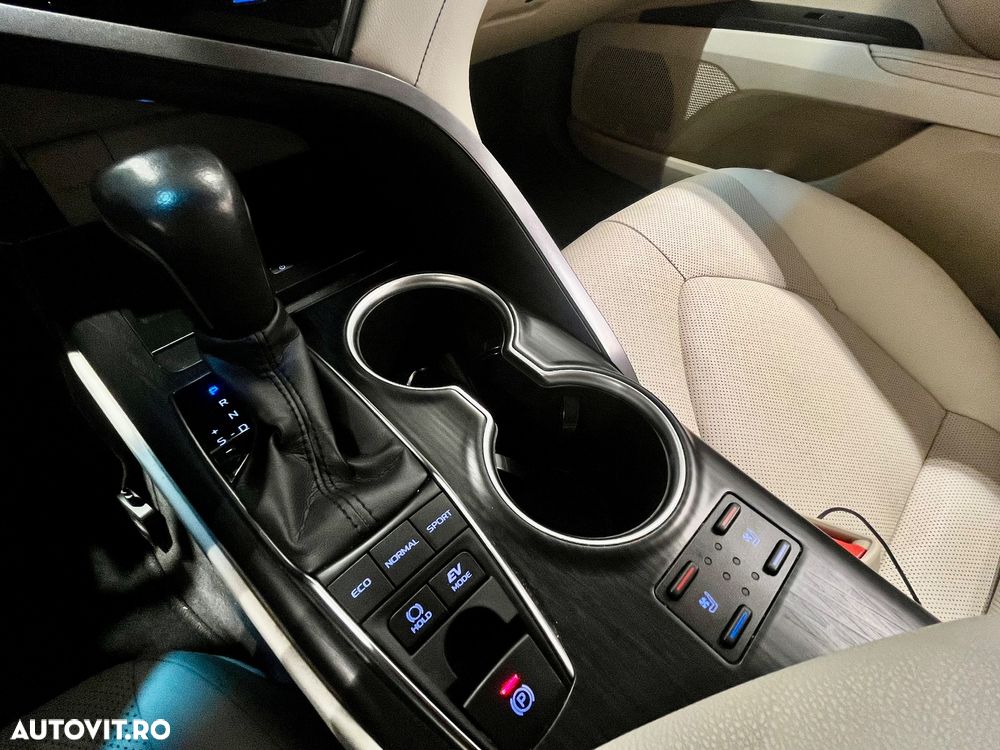 Toyota Camry 2.5 Hybrid Exclusive - 23