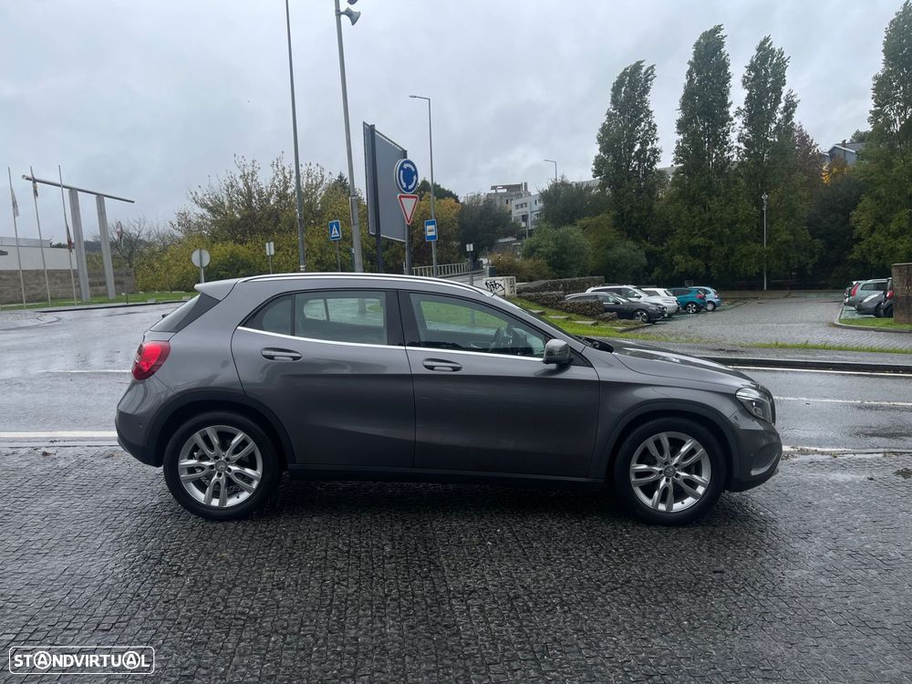 Mercedes-Benz GLA 180 - 12