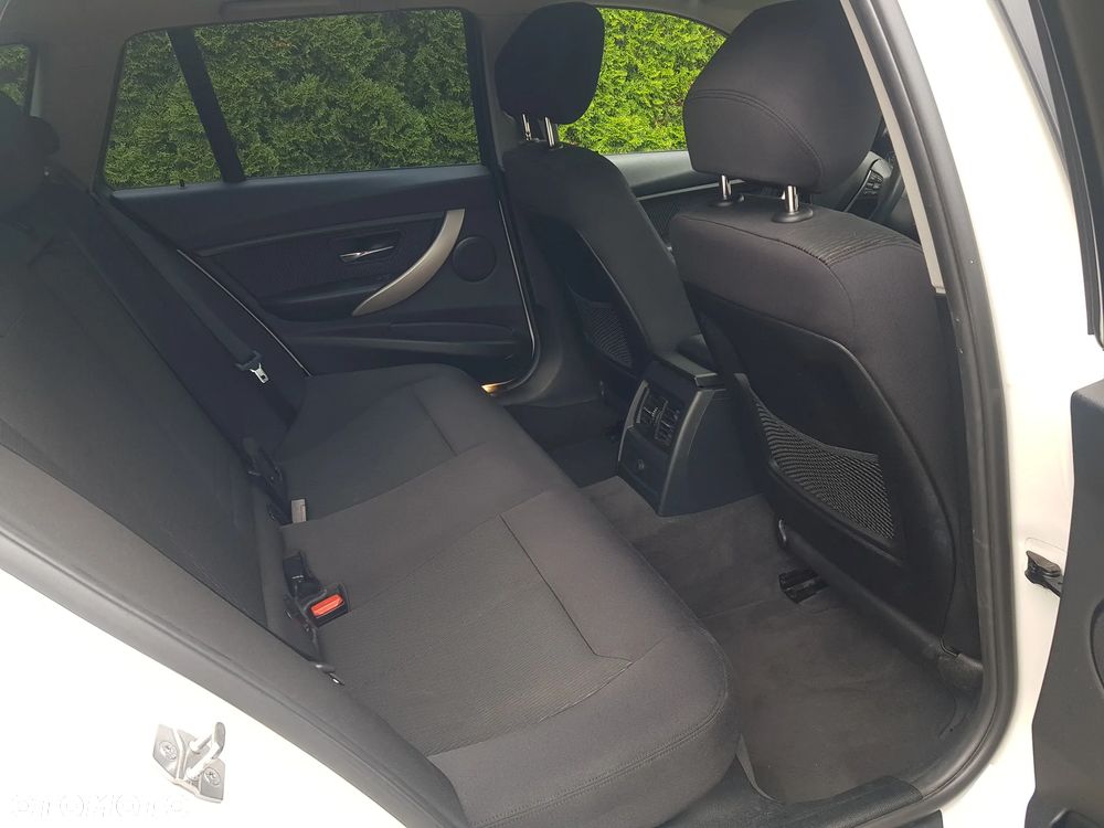 BMW Seria 3 - 22