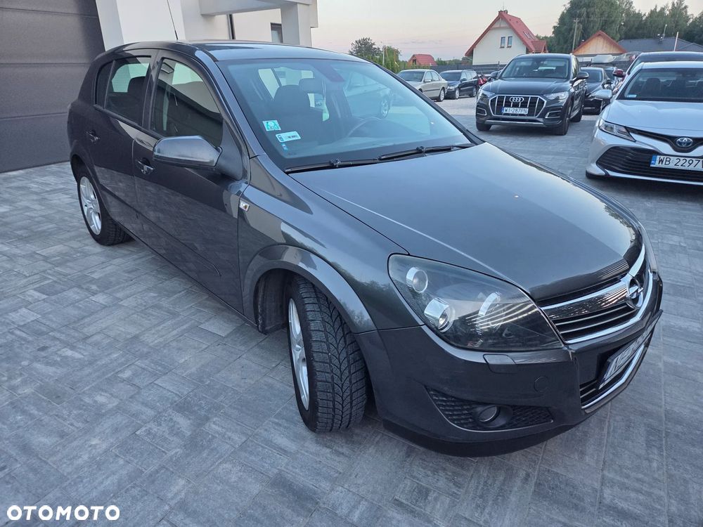 Opel Astra 1.6 Automatik Design Edition - 4