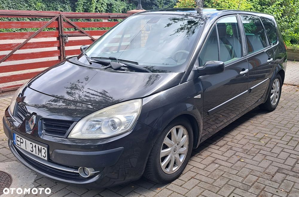 Renault Grand Scenic - 1
