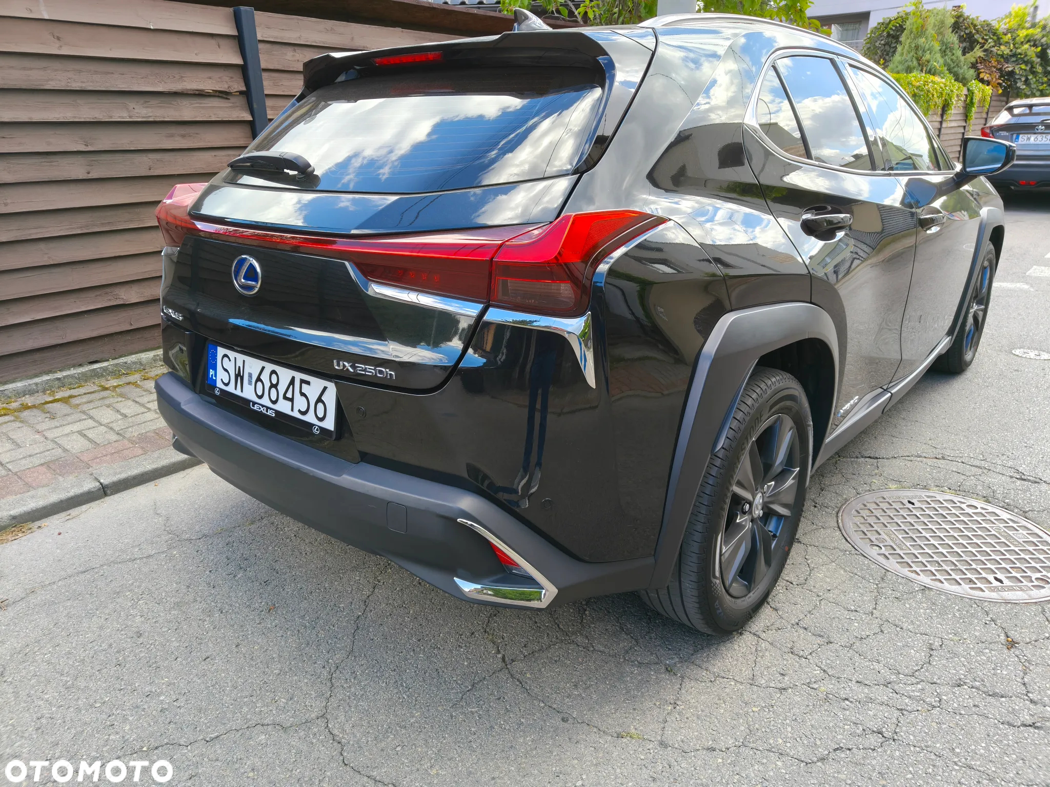 Lexus UX 250h Business Edition - 25