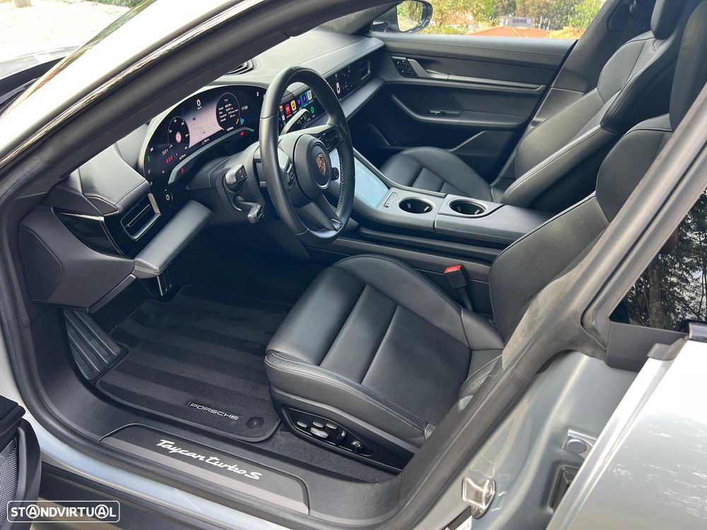 Porsche Taycan Turbo S - 14