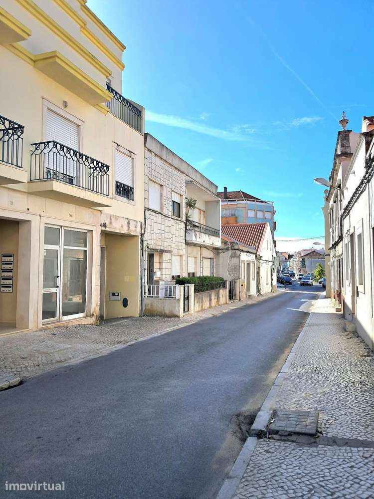 Apartamento T2 em Montijo com garagem e sotão. - Grande imagem: 2/52