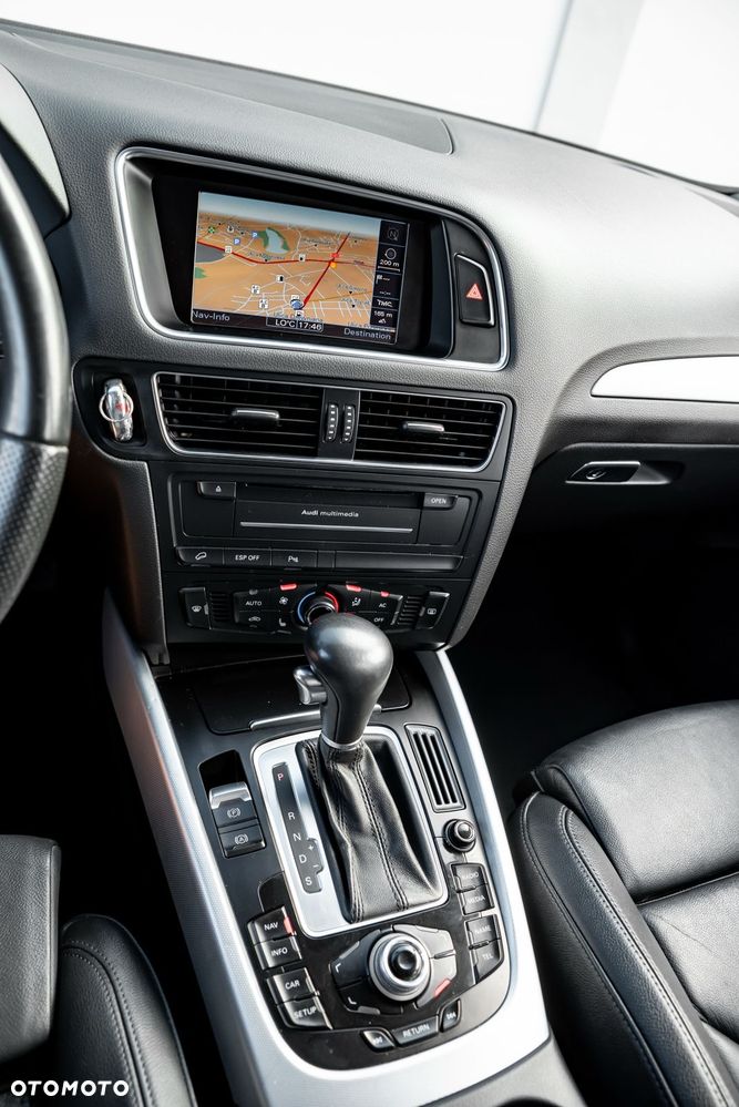 Audi Q5 3.2 FSI Quattro S tronic - 26