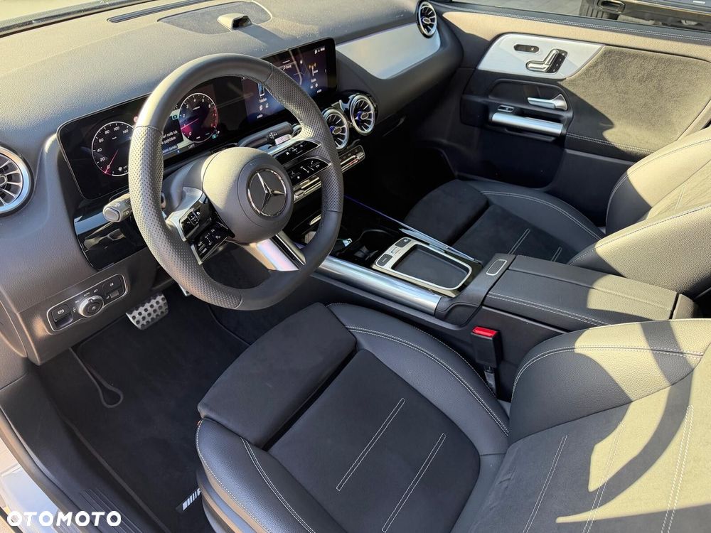 Mercedes-Benz GLA 220 mHEV 4-Matic AMG Line 8G-DCT - 11