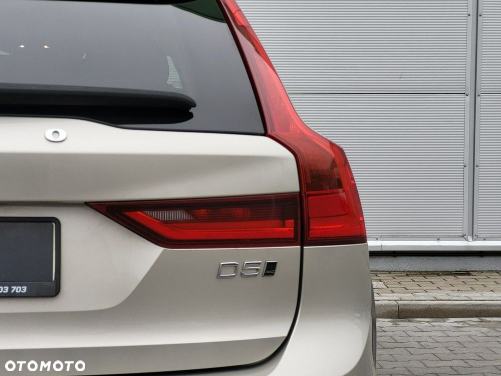 Volvo V90 Cross Country - 14