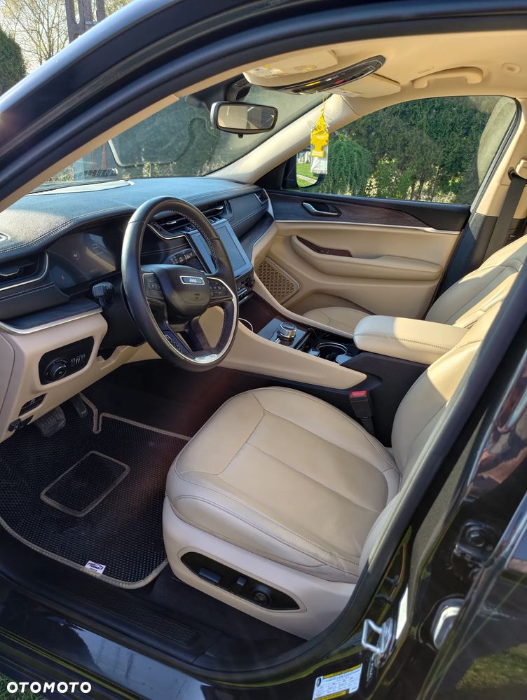 Jeep Grand Cherokee - 13