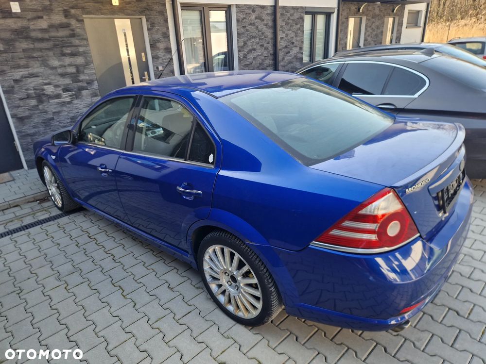 Ford Mondeo 3.0 V6 ST 220 - 6