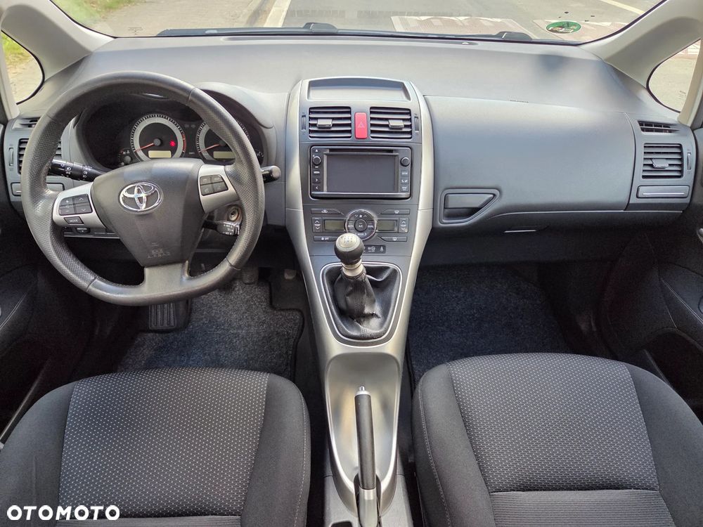 Toyota Auris 1.6 Valvematic Executive - 14