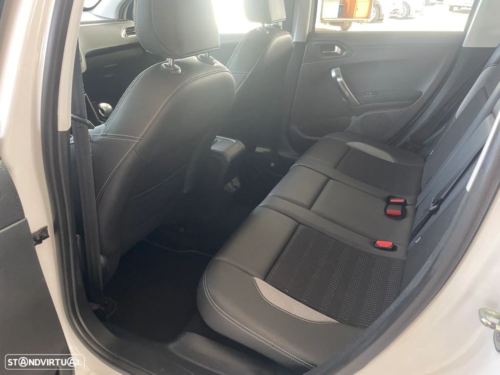 Peugeot 2008 1.6 BlueHDi Allure - 14