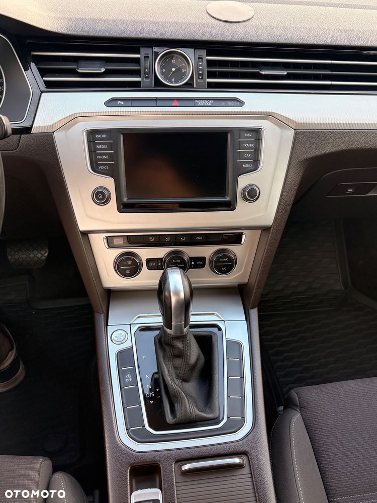 Volkswagen Passat 2.0 TDI BMT Comfortline DSG - 15