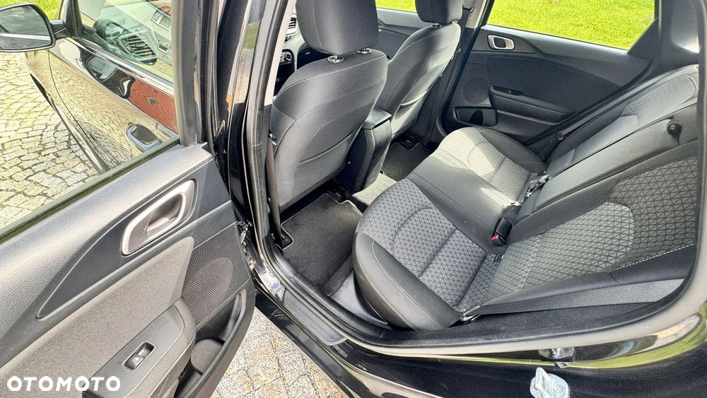 Kia Ceed - 23