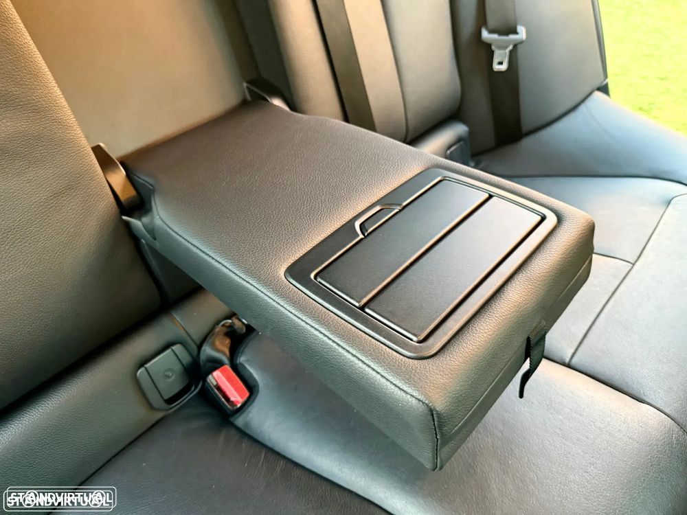 BMW 320 d Touring Ultimate Auto - 9