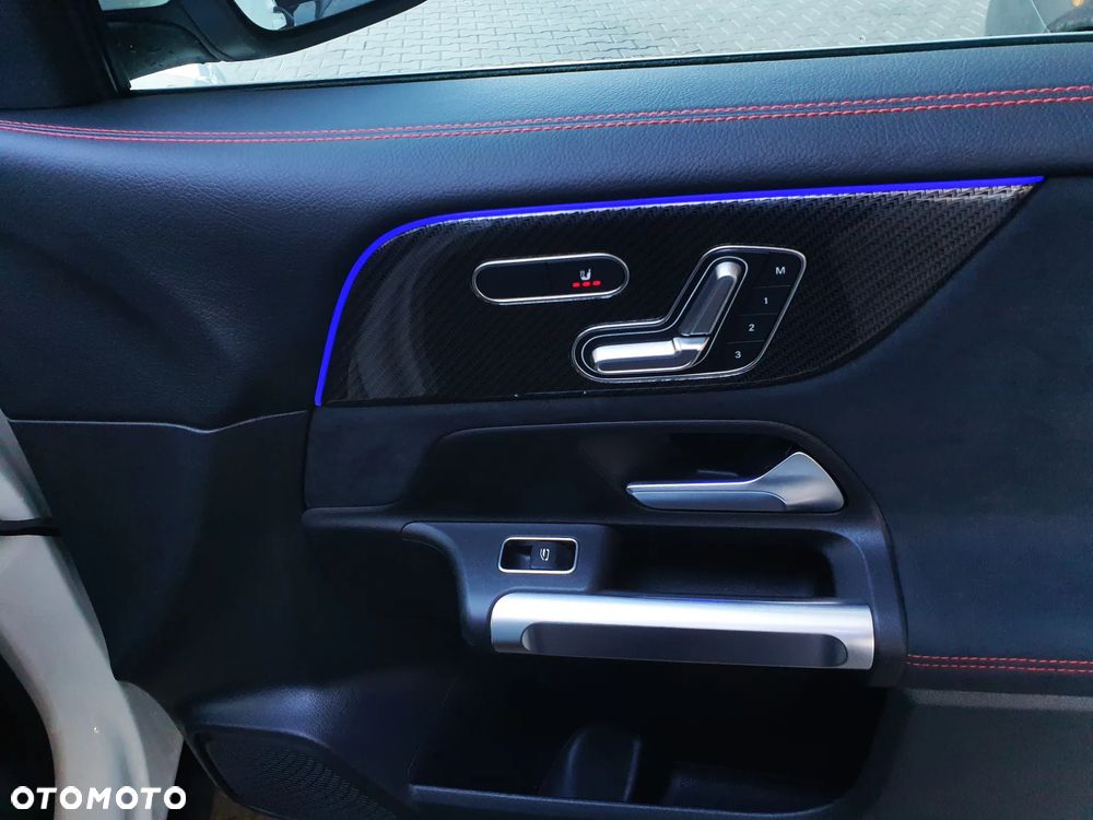 Mercedes-Benz GLB 200 d AMG Line 8G-DCT - 20