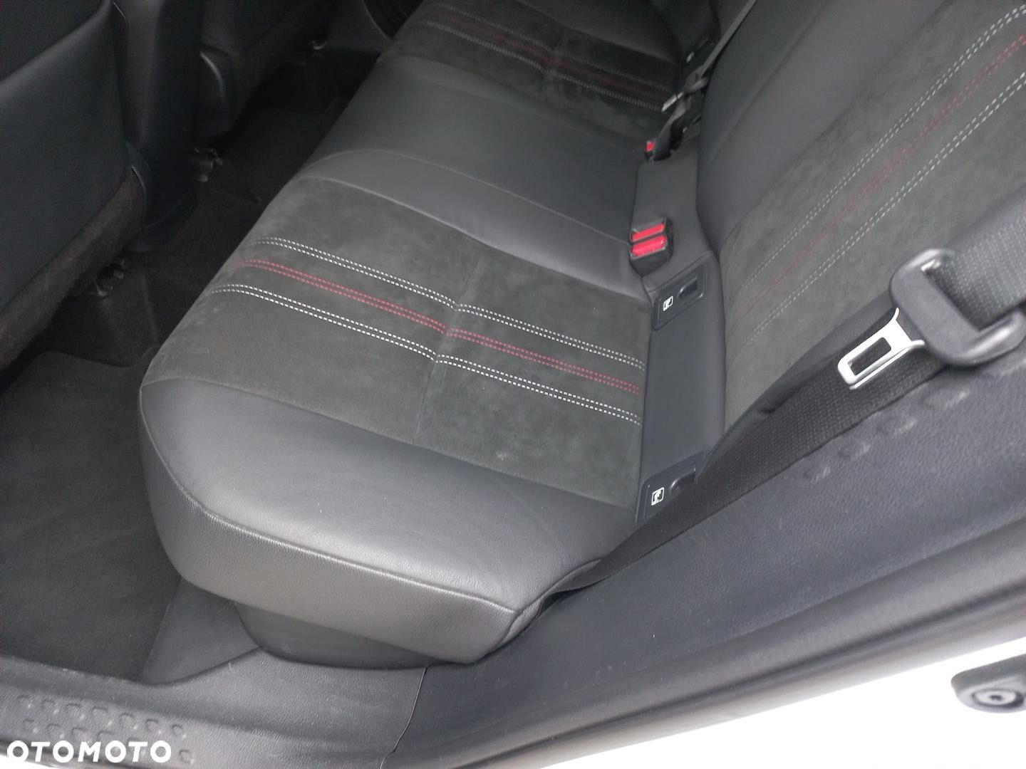 Toyota C-HR 2.0 Hybrid GR Sport - 11