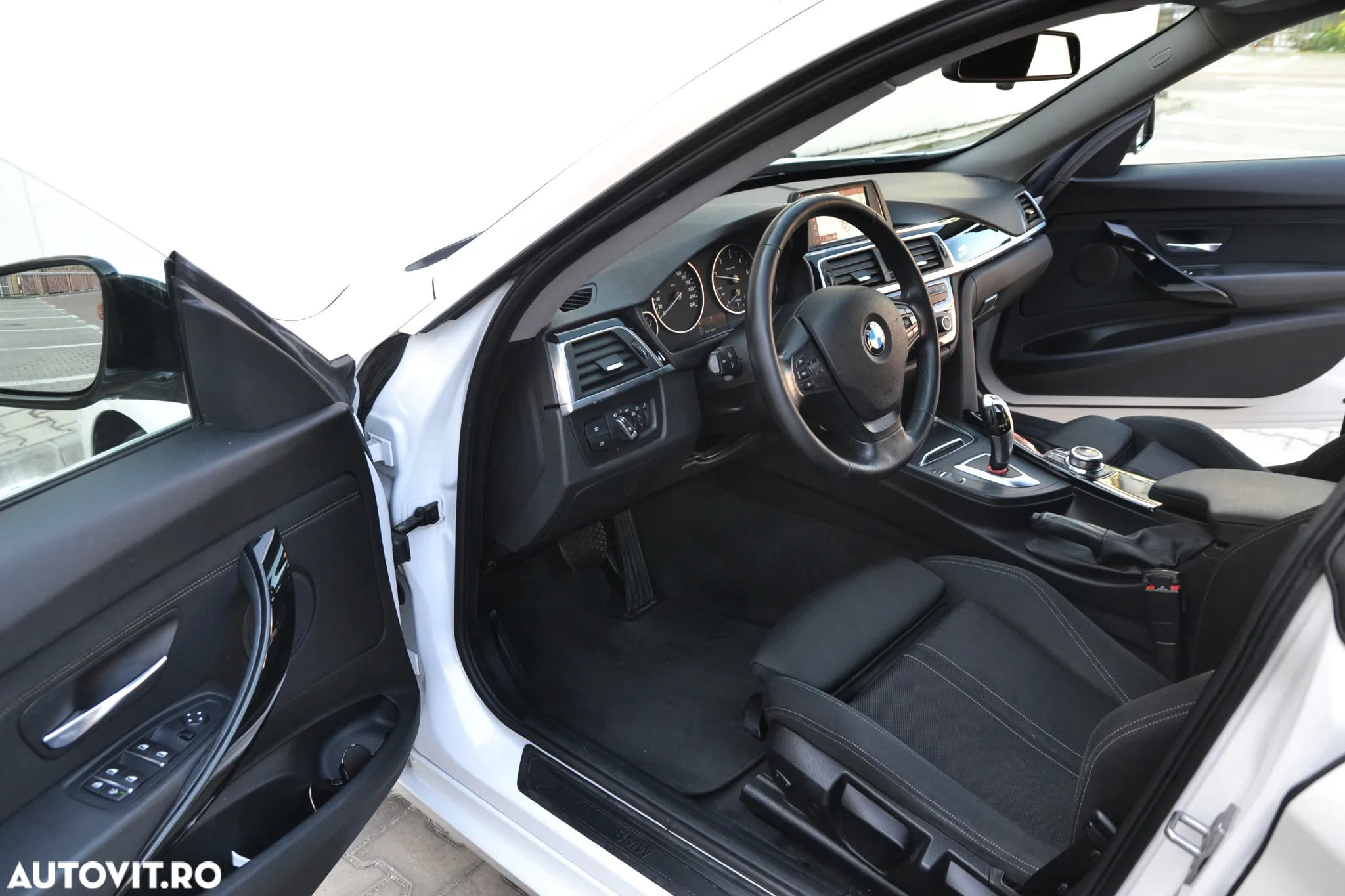 BMW Seria 3 320d Aut. - 9