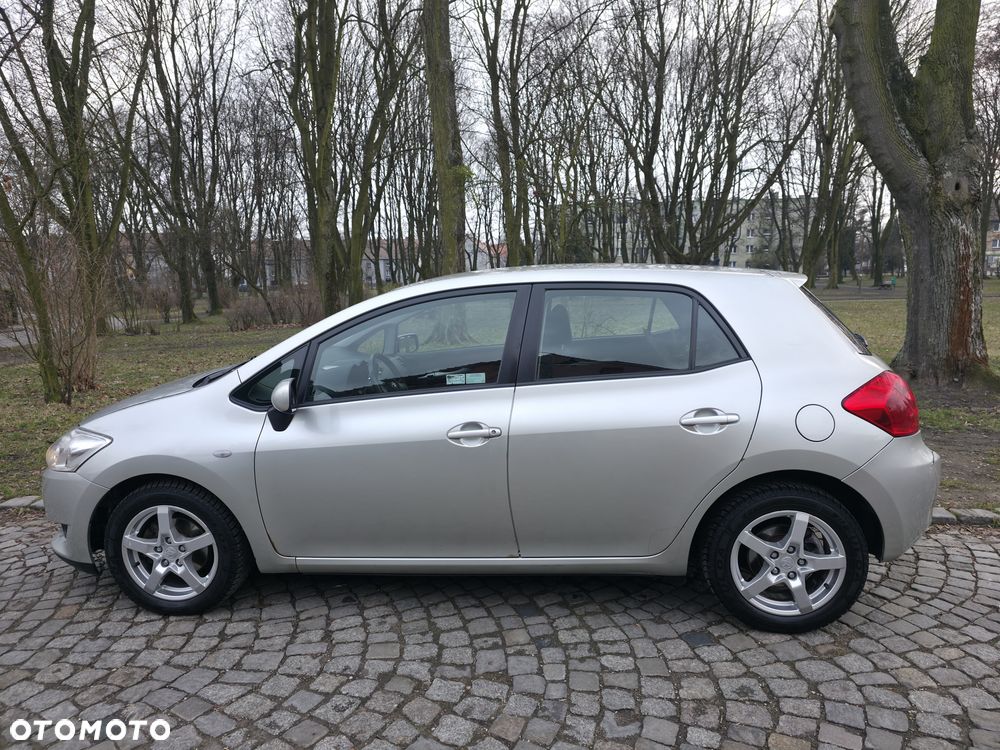 Toyota Auris 1.4 D-4D Premium - 4