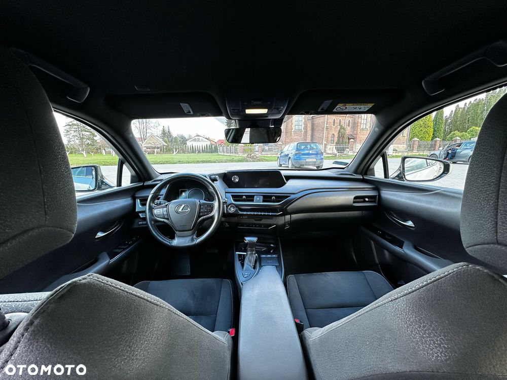 Lexus UX 200 F SPORT - 9