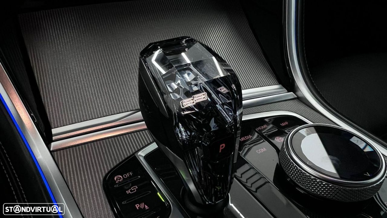 BMW 840 d xDrive Pack M - 23