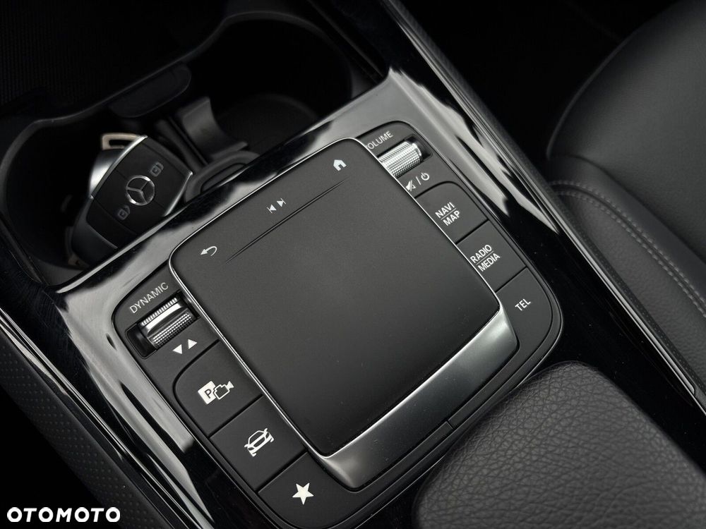 Mercedes-Benz GLB 200 7G-DCT - 28