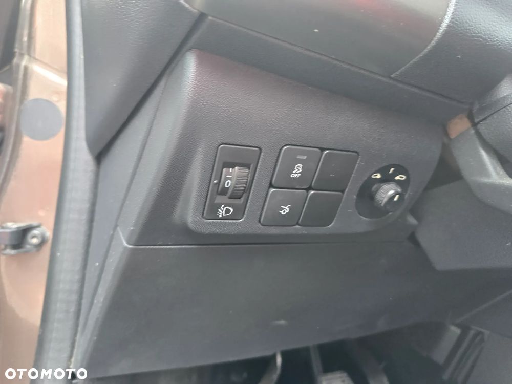 Peugeot 301 1.6 HDi Active - 9