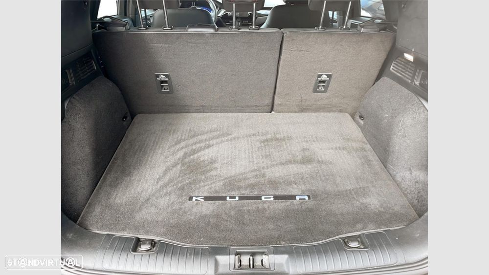 Ford Kuga 1.5 EcoBoost ST-Line X — fotografia 16