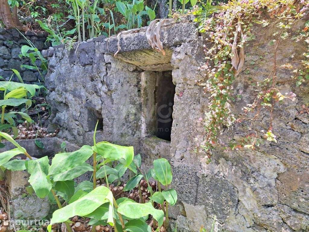 Moradia com enorme potencial em São Miguel Arcanjo - São Roque do Pico - Grande imagem: 5/13
