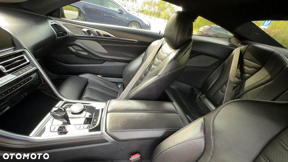 BMW Seria 8 M850i xDrive - 38