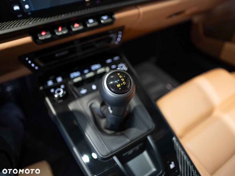 Porsche 911 GT3 Touring PDK - 35