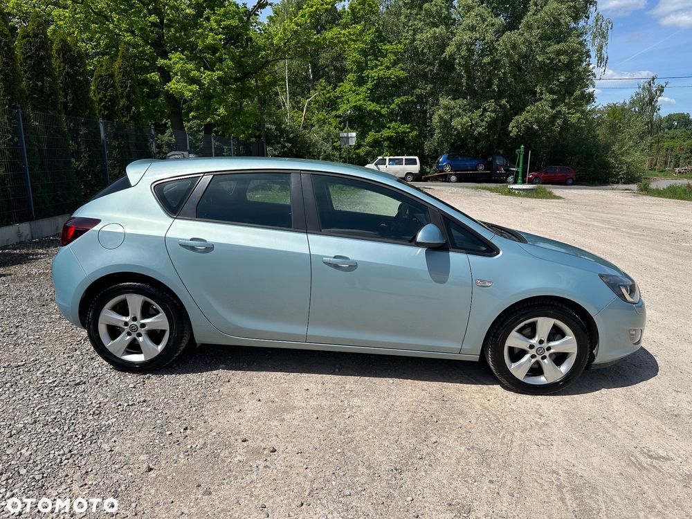 Opel Astra 1.6 Turbo Edition - 9