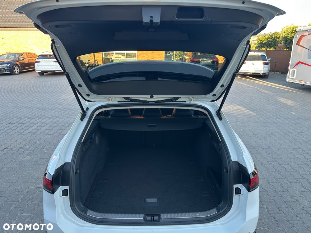 Volkswagen Passat - 15