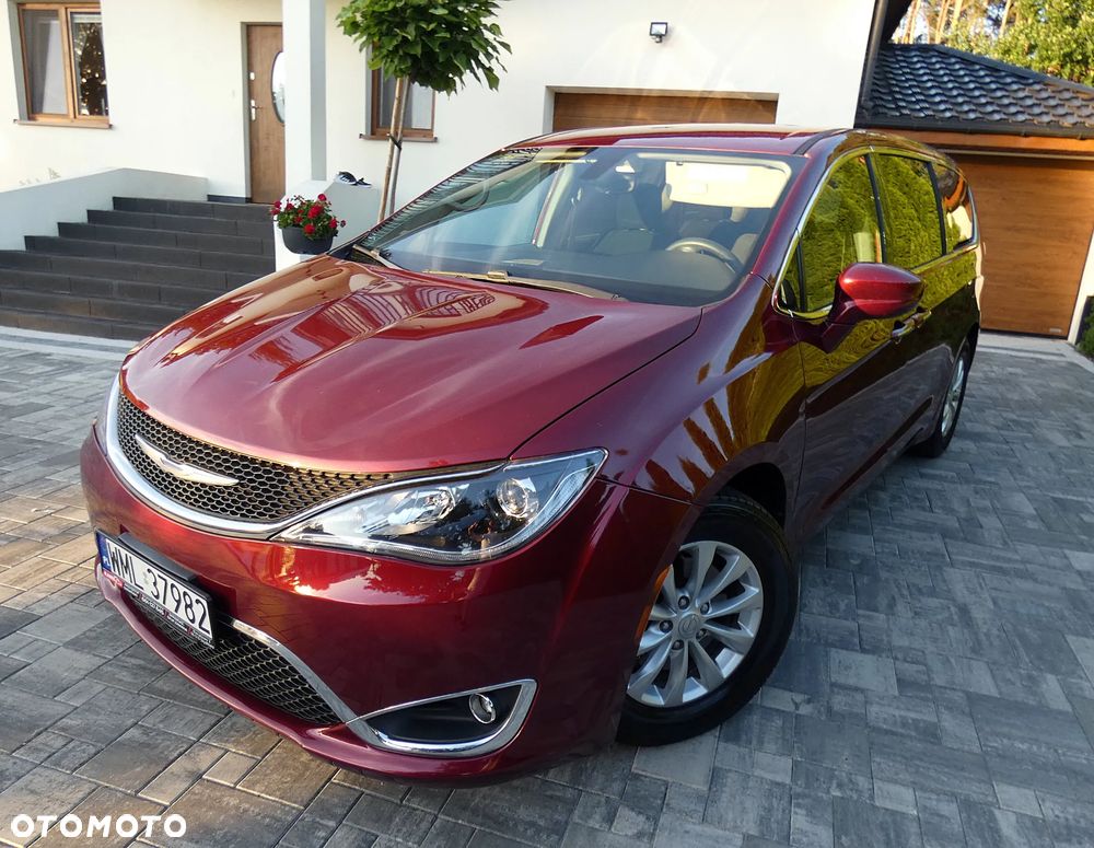 Chrysler Pacifica - 32